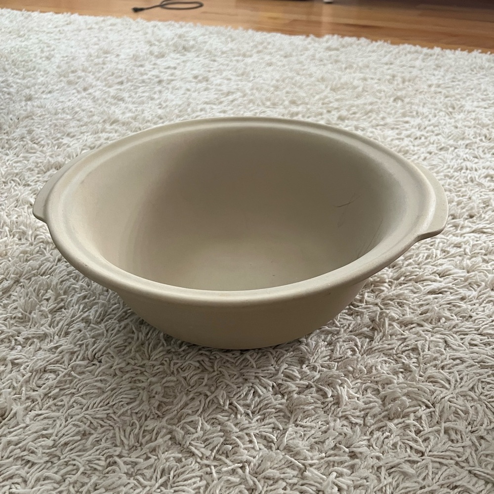 The Pampered Chef FAMILY HERITAGE  Unglazed Stoneware Large Baking Serving Bowl